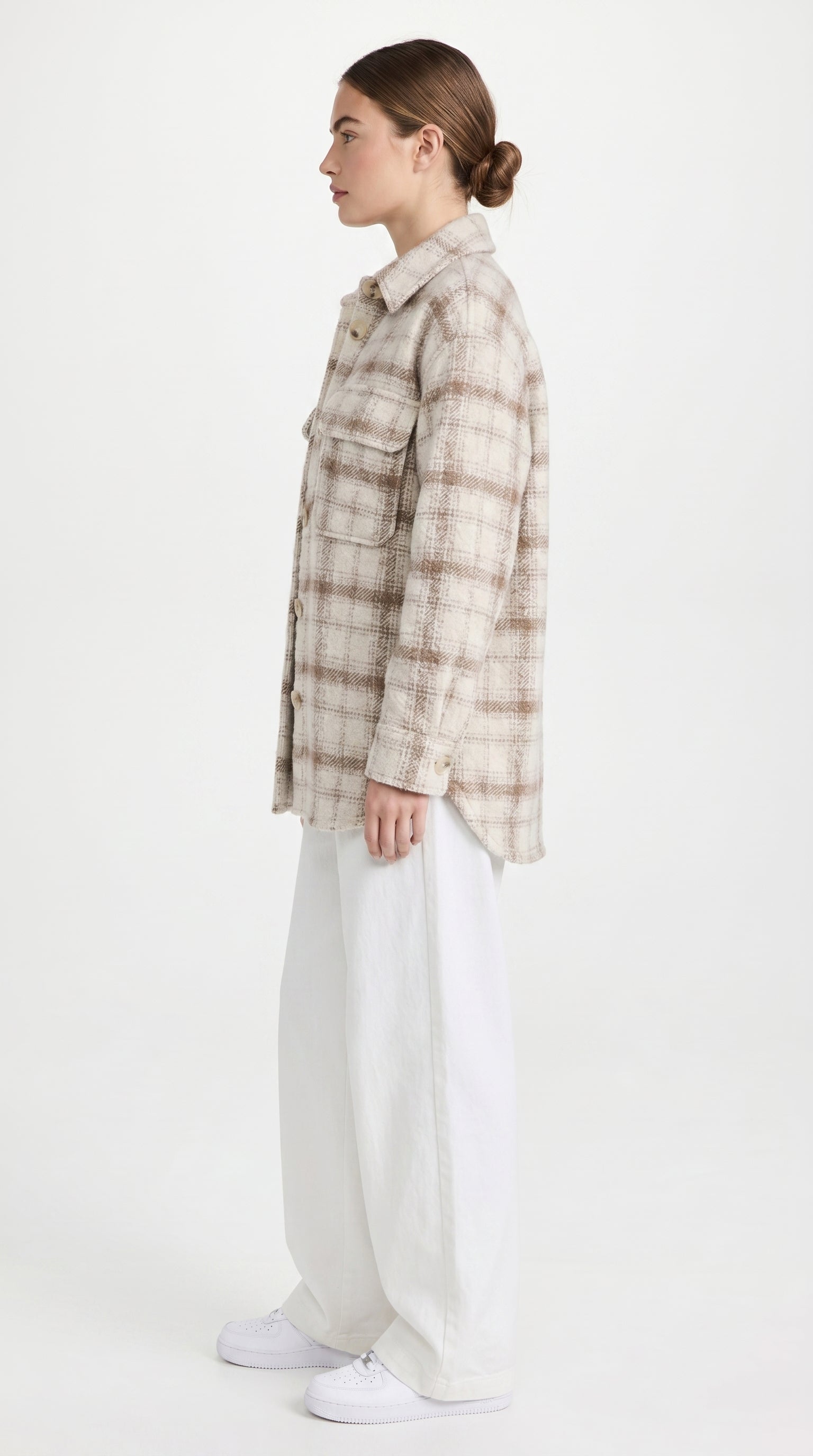 Ladies' Trench Coat Featuring Collar And Roomy Pockets